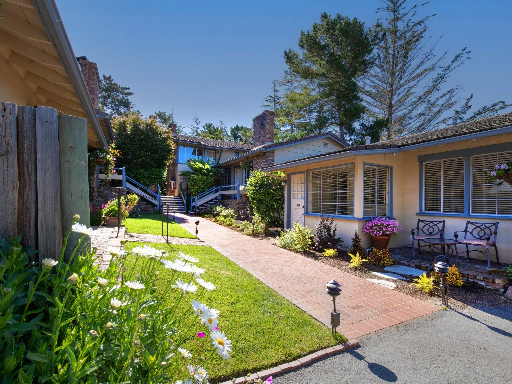 Picture of Horizon Inn & Ocean View Lodge
