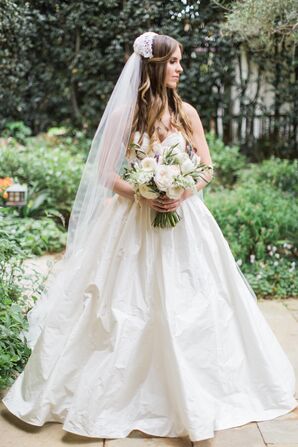 Neutral-Colored Lush Flower Bouquet