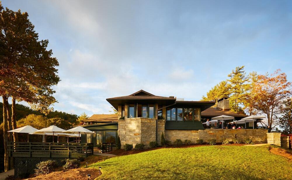 Picture of The Skyline Lodge