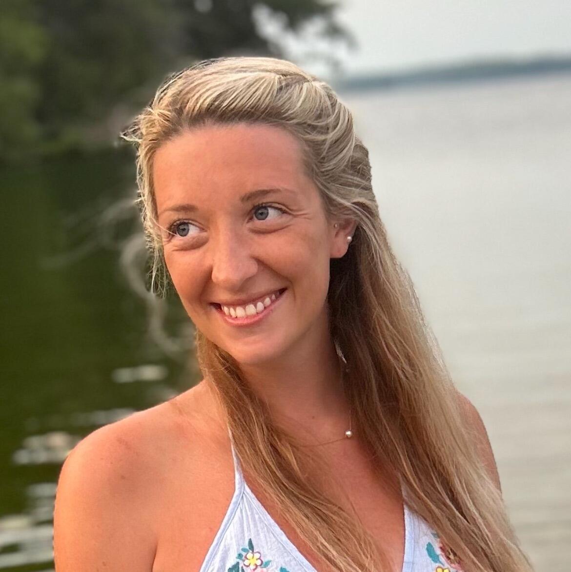 Laura Rose Buisch 