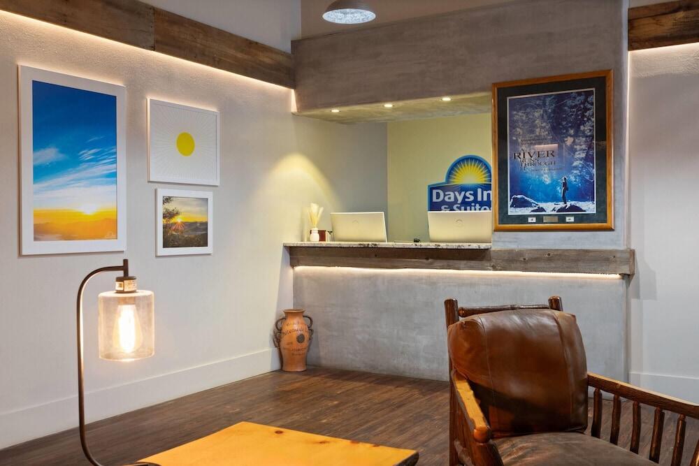 Picture of Days Inn and Suites by Wyndham Downtown Missoula-University