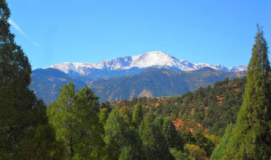 Picture of Pikes Peak
