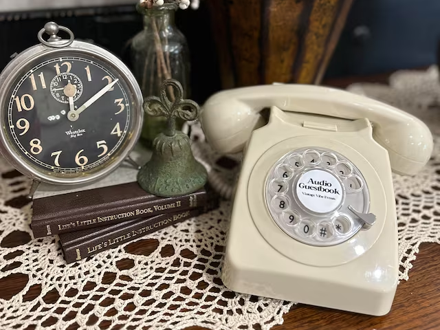 VintageVibeEvents Audio Guest Book