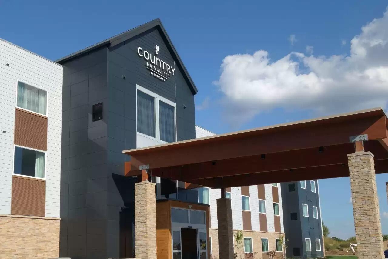 Picture of Country Inn & Suites by Radisson, Ft. Atkinson, WI
