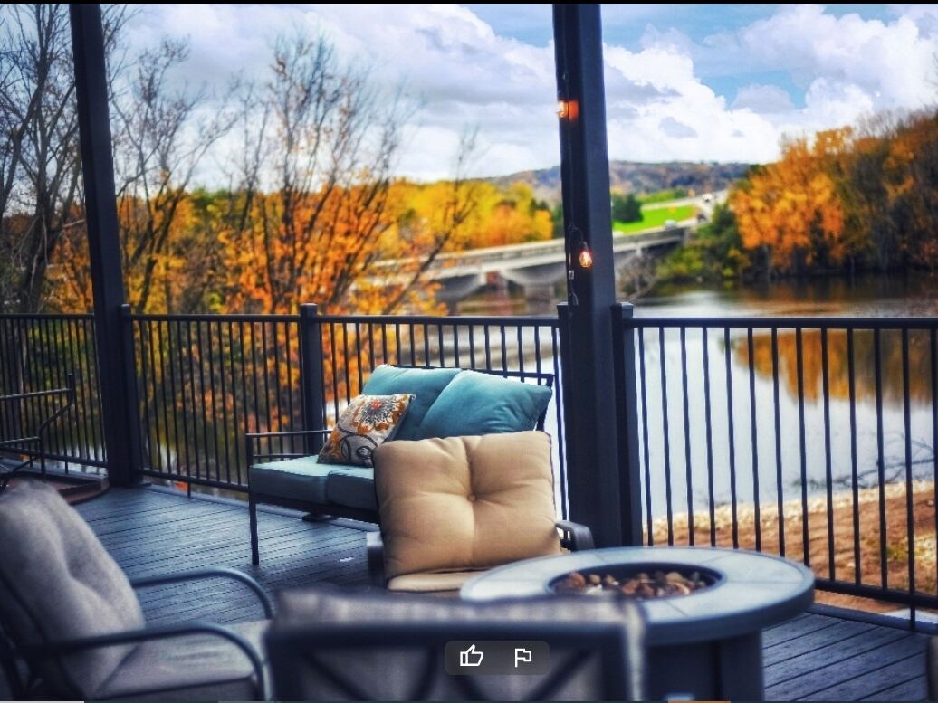 Picture of Waterfront Hotel