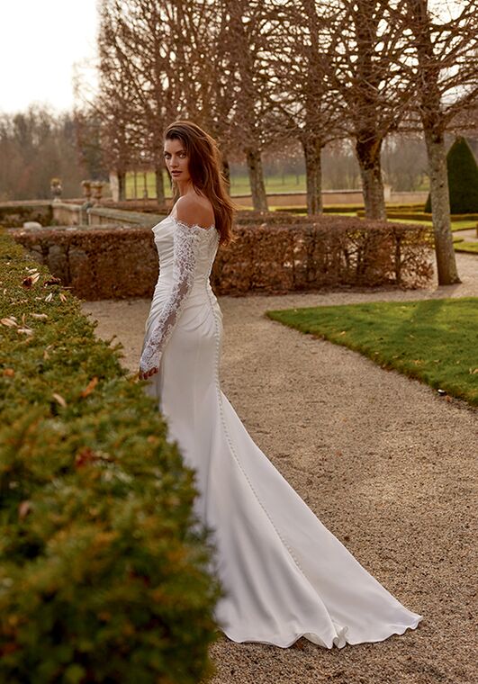 Justin Alexander Jessa Fit-and-Flare Wedding Dress - 4