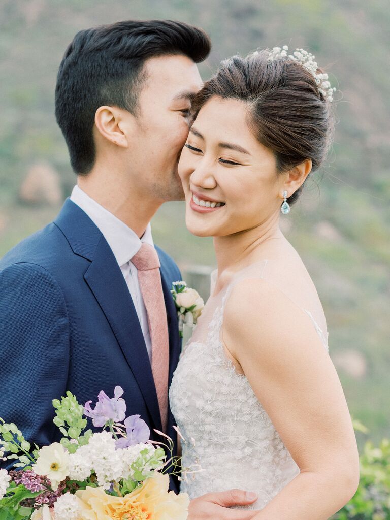 beach wedding hairstyles updo with baby's breath