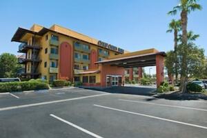 Picture of Oxford Suites Lancaster
