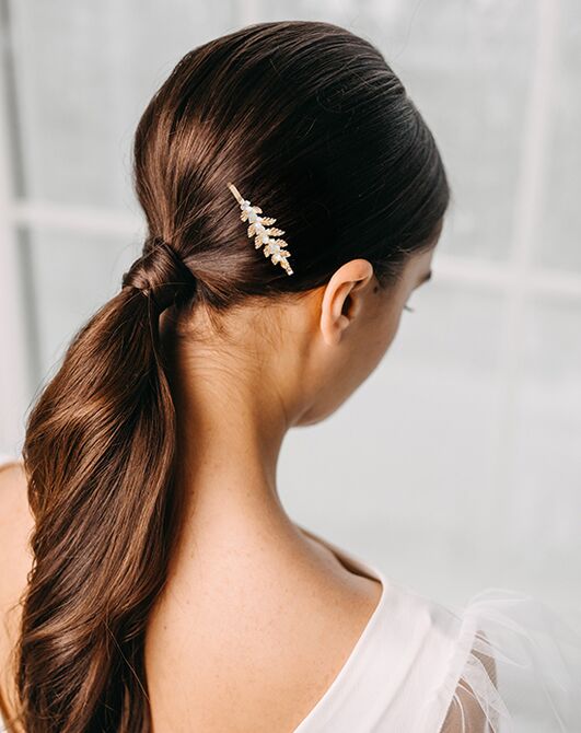 AW Bridal AW BRIDAL Wedding Hair Clips for Brides Pearl Hair Piece for  Women Wedding Bridal Hair Pins Hair Accesories for Brides (Gold) Wedding  Hair Pin, Comb + Clip | The Knot