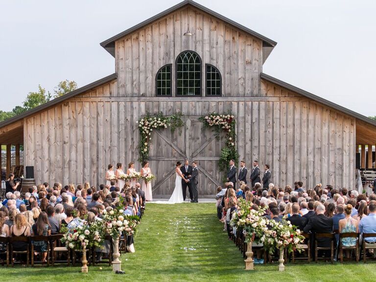 Barn wedding venue in Rush City, Minnesota.