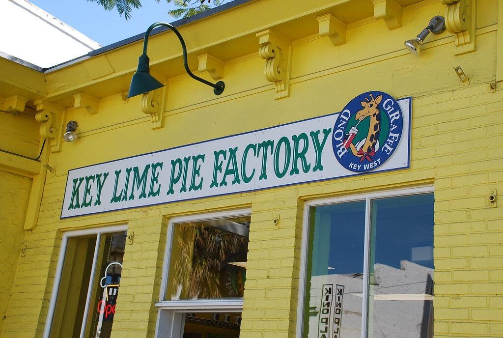 Picture of Blond Giraffe Key Lime Pie Factory ®