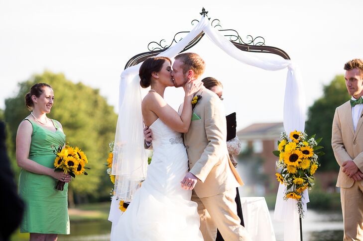 Caitlin Carter (27, educator) and Darryn Lamb (27, banker) met while they were both working in Virginia Beach, Virginia. They dated for three years be
