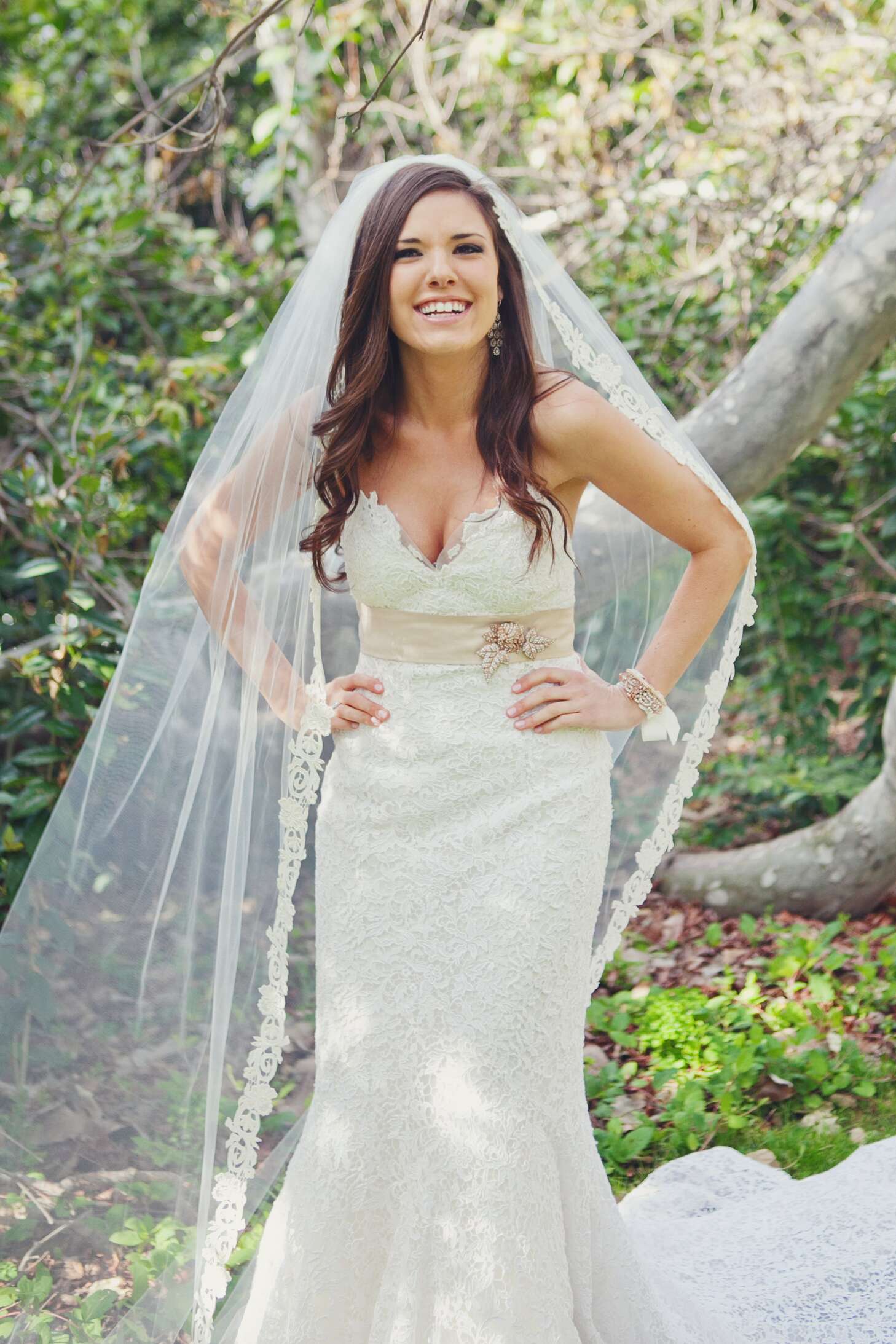 Elegant Lace Wedding Dress
