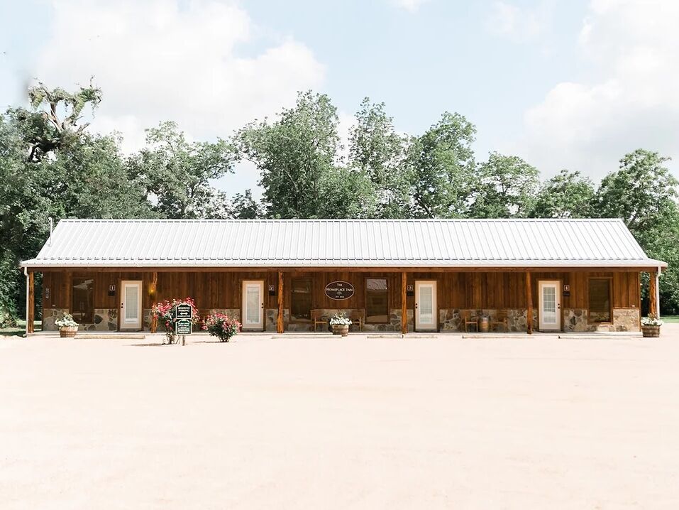 Picture of Beneath the Oaks Venue & Winery