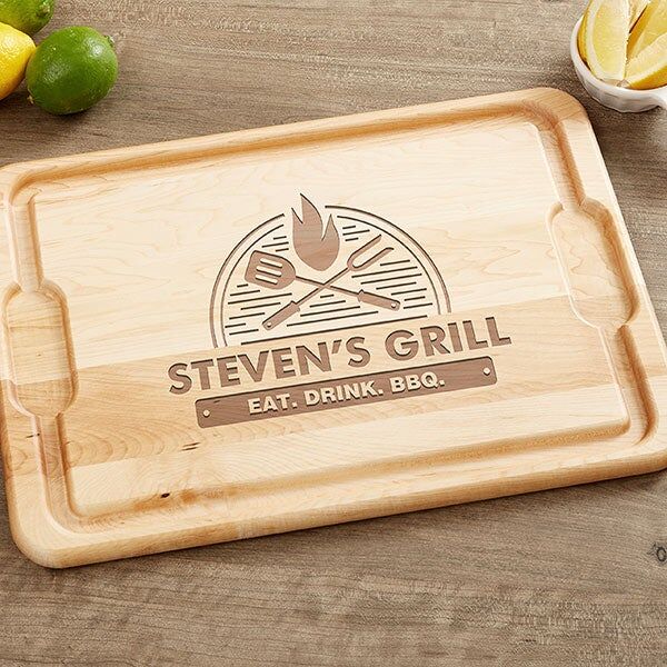 Personalized cutting board from Personalization Mall