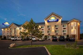 Picture of Days Inn & Suites by Wyndham Golden/Denver West