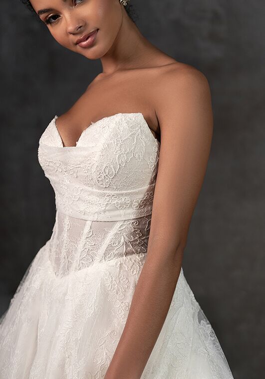 Essense of Australia D4270 Ball Gown Wedding Dress - 6