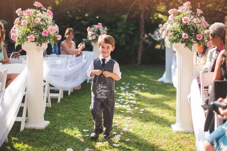 Romantic Rose Column Ceremony Decor