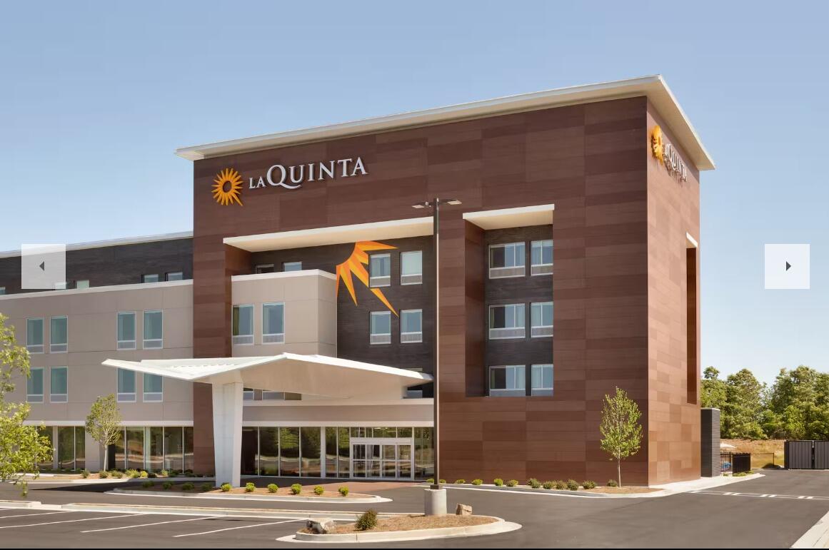 Picture of La Quinta Inn & Suites by Wyndham Braselton