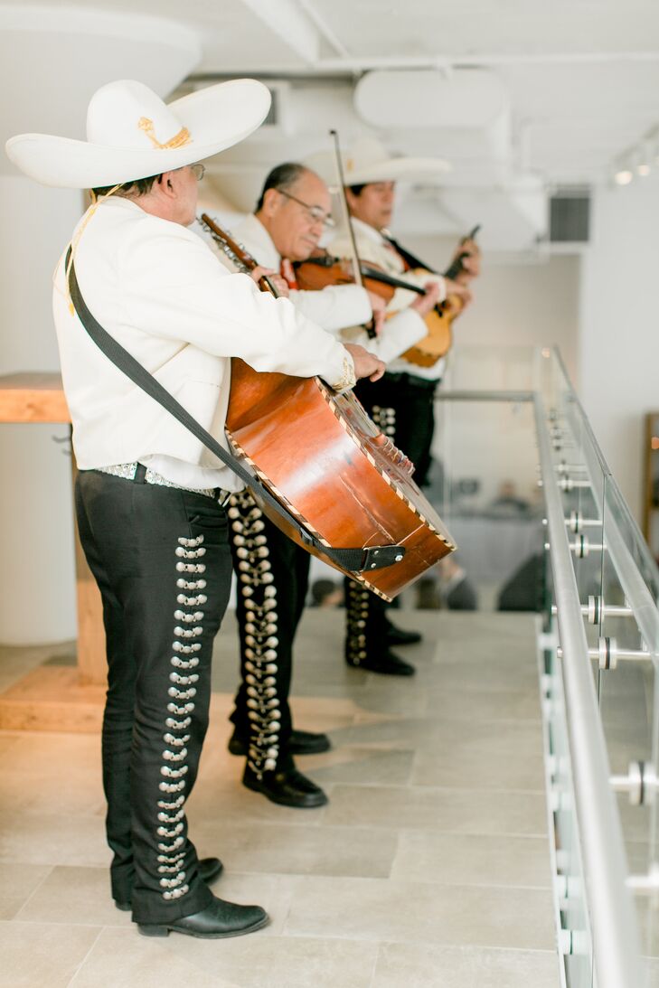 During the cocktail hour, guests were serenaded by a mariachi trio, a Mexican wedding tradition.