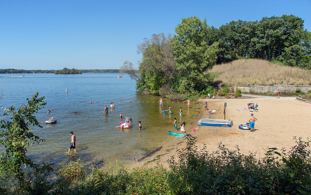 Picture of Lake Nagawicka & the lakeside activities