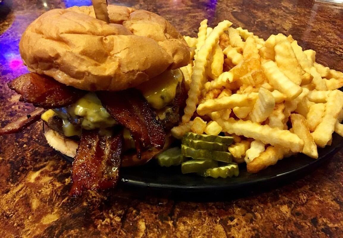Picture of Hopper's Bar & Grill