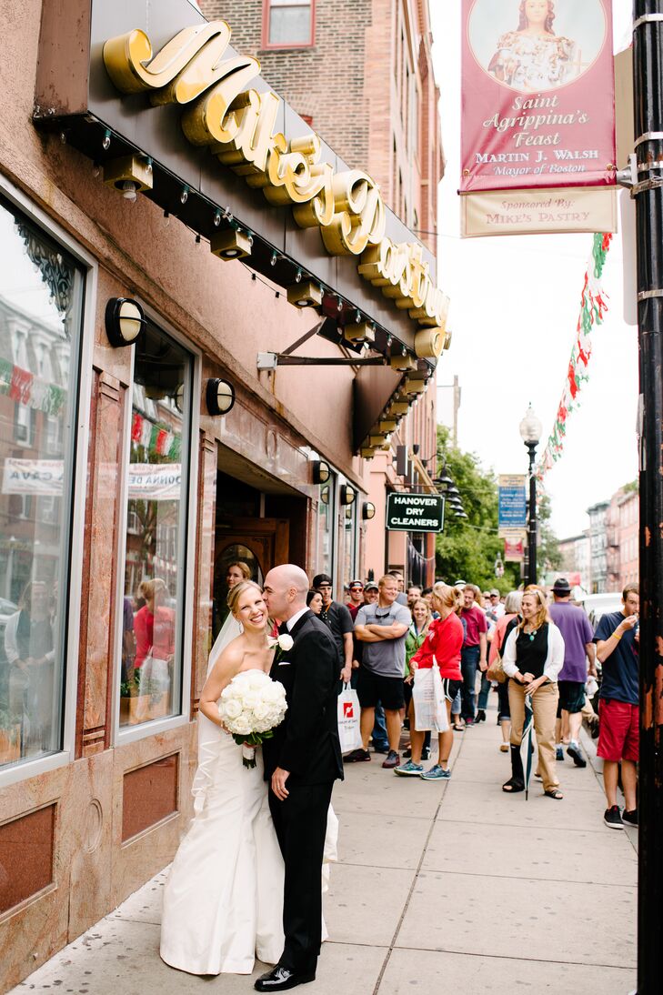 To give their photos a fun flair, the couple ventured around Boston's North End neighborhood before heading to the reception.