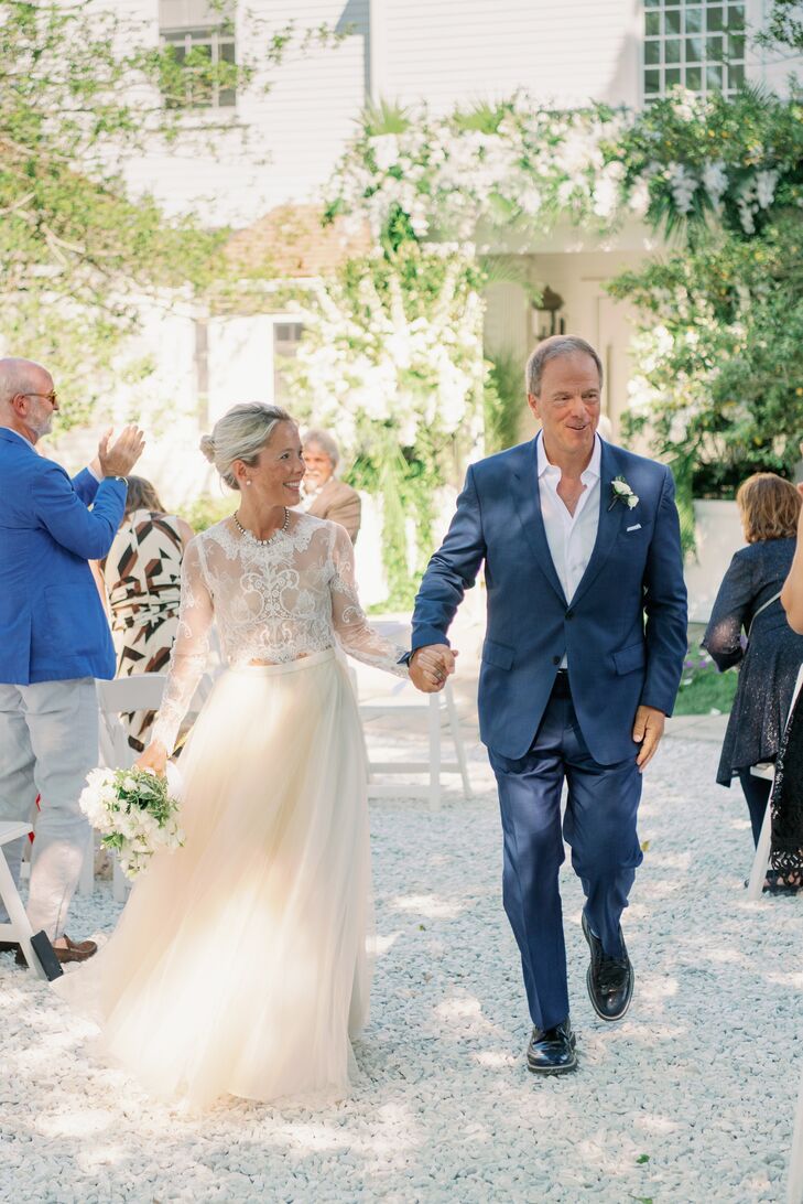 Once the COVID-19 pandemic made it clear that Maura and Bill's wedding in the San Francisco Bay area would no longer be feasible, the couple pivoted t