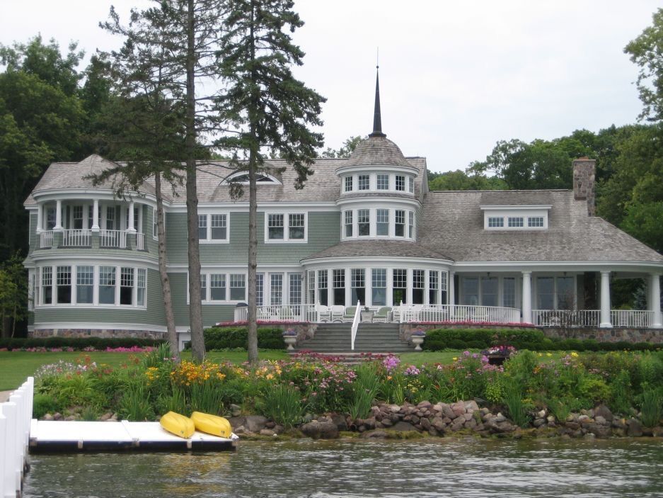 Picture of Lake Geneva Shore Path