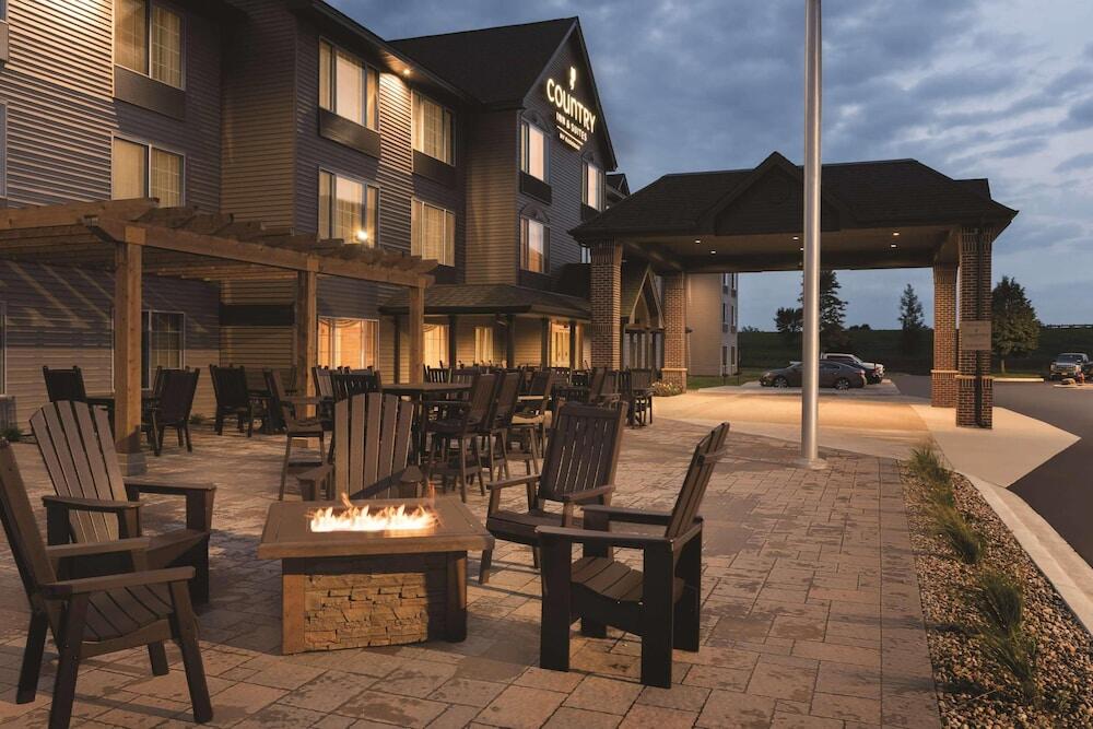 Picture of Country Inn & Suites by Radisson, Mankato Hotel and Conference Center, MN