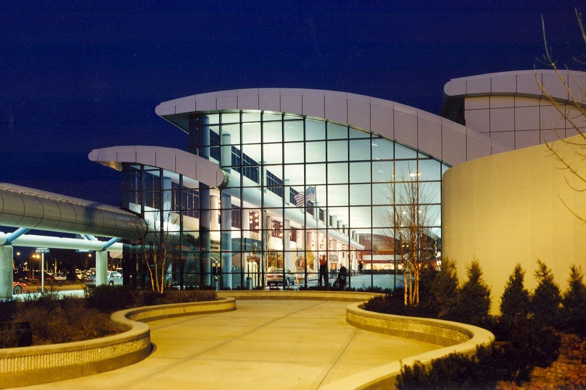Picture of Bishop International Airport