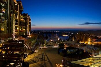 Picture of Grand Cascades Lodge