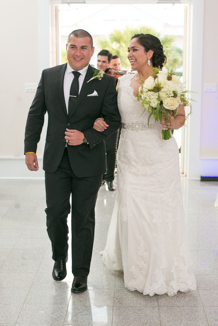 Natalie and Chris had a memorable grand entrance into their reception, thanks to exciting live music by Mariachis 7 Legunas. The mariachi band treated guests to an hour of festive music during dinner too.