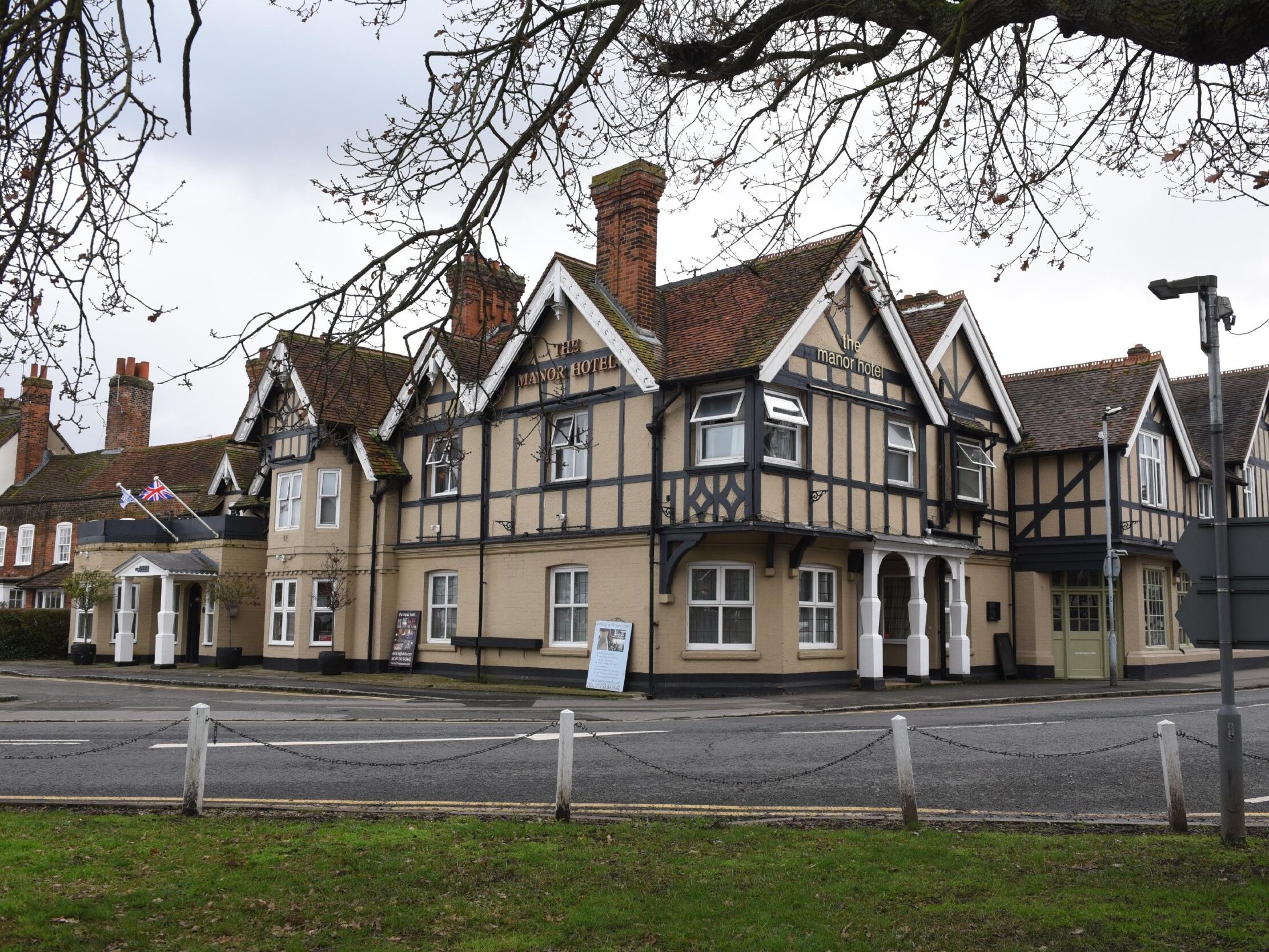 Picture of The Manor Hotel Datchet