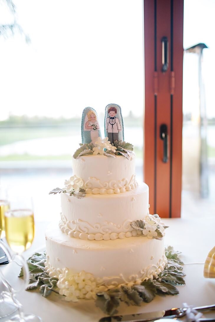 For dessert, everyone enjoyed a three-tier white cake with vanilla-cream cheese frosting. A candy bar was also available to guests for additional sweet treats.