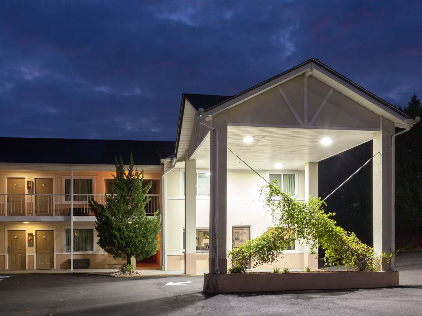 Picture of Days Inn by Wyndham Dahlonega