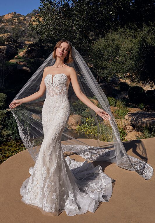 Casablanca Bridal 2520 Hattie Fit-and-Flare Wedding Dress - 6