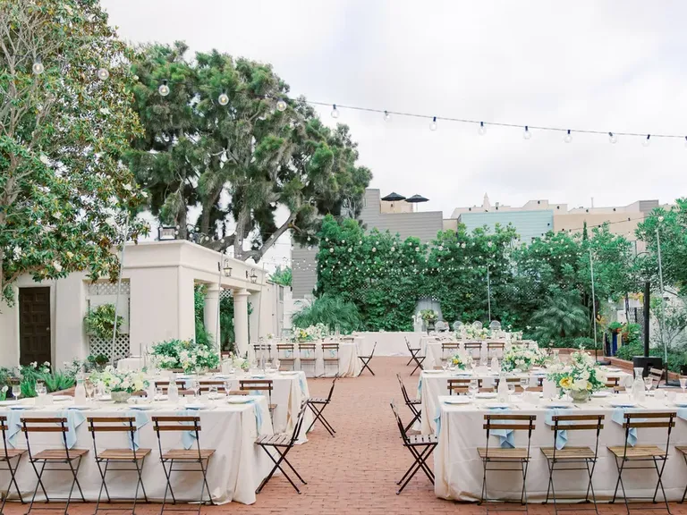 19 Mansion Rentals for a Wedding to Host All of Your Loved Ones