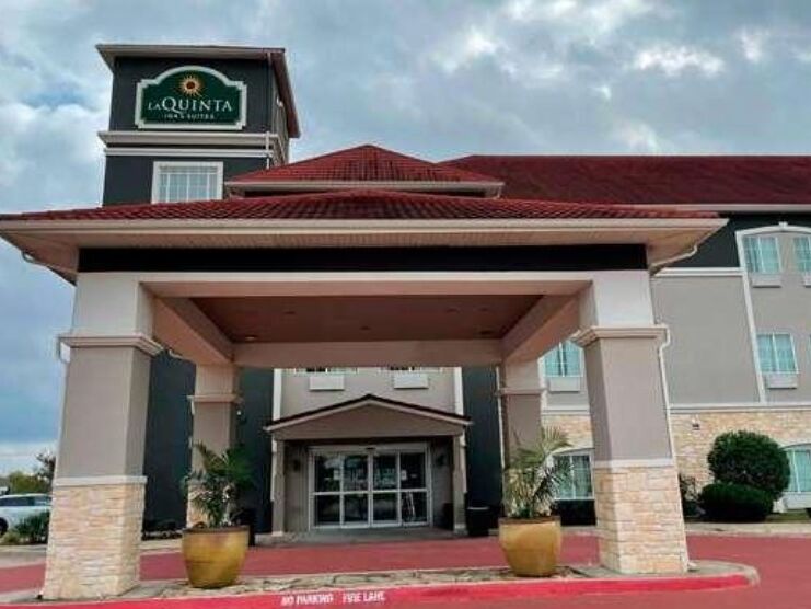 Picture of La Quinta Inn & Suites by Wyndham Waxahachie