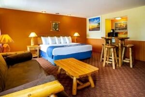 Picture of Days Inn & Suites by Wyndham Stevens Point