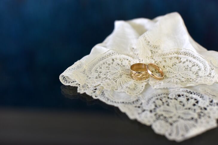 Elegant Gold Wedding Rings